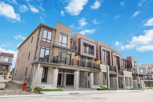 27 Gunton St, Aurora, ON, L4G0C5 | Card Image