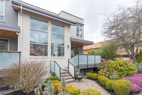 9710 Fifth St, Sidney, BC, V8L0B4 | Card Image