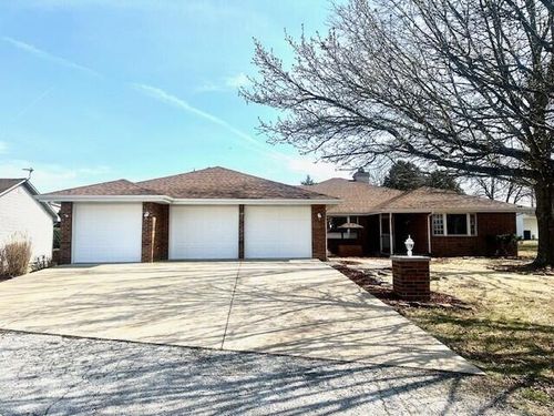 216 Deano Rd, Branson, MO, 65616-9458 | Card Image