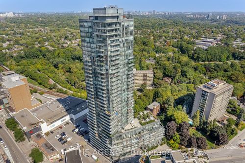 105-825 Church St, Toronto, ON, M4W3Z4 | Card Image