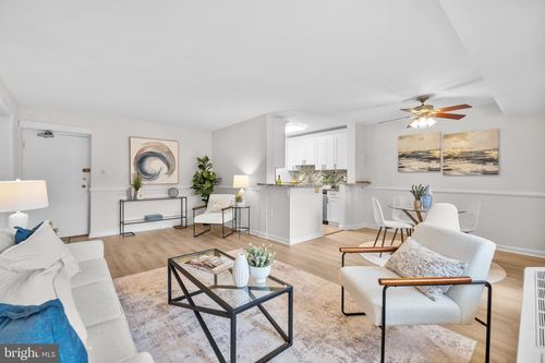 105-3601 5th St S, ARLINGTON, VA, 22204-1633 | Card Image