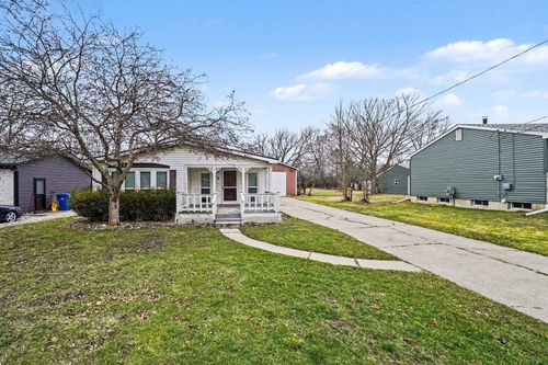 918 Moore St, Davison, MI, 48423-1106 | Card Image