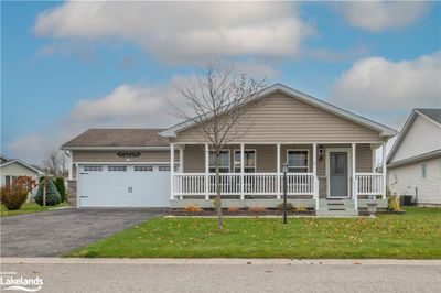 13 Marvin Gardens Blvd, House other with 2 bedrooms, 2 bathrooms and 4 parking in Wasaga Beach ON | Image 1