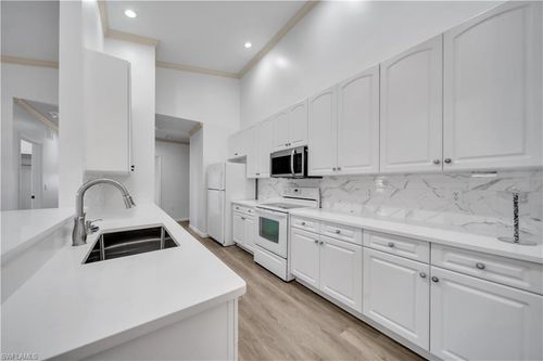 apt-4-5370 Park Rd, FORT MYERS, FL, 33908-4633 | Card Image