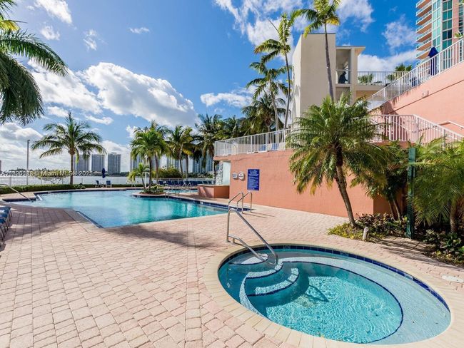 APT-102 - 3370 Ne 190 Th St, Condo with 2 bedrooms, 3 bathrooms and null parking in Aventura FL | Image 14