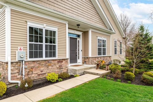 27 Dutch Ct, Wappingers Falls, NY, 12590-3519 | Card Image