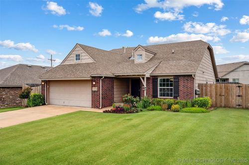 3202 Debbie Ln, Bartlesville, OK, 74006-6505 | Card Image