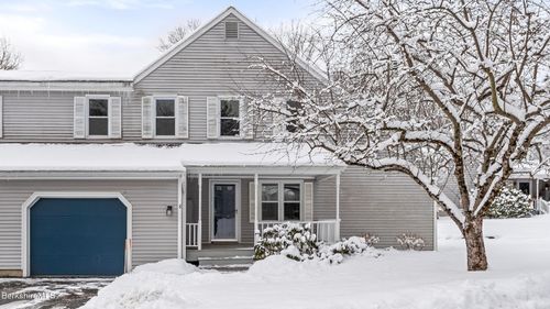 8 Applewood Ln, Pittsfield, MA, 01201-1200 | Card Image