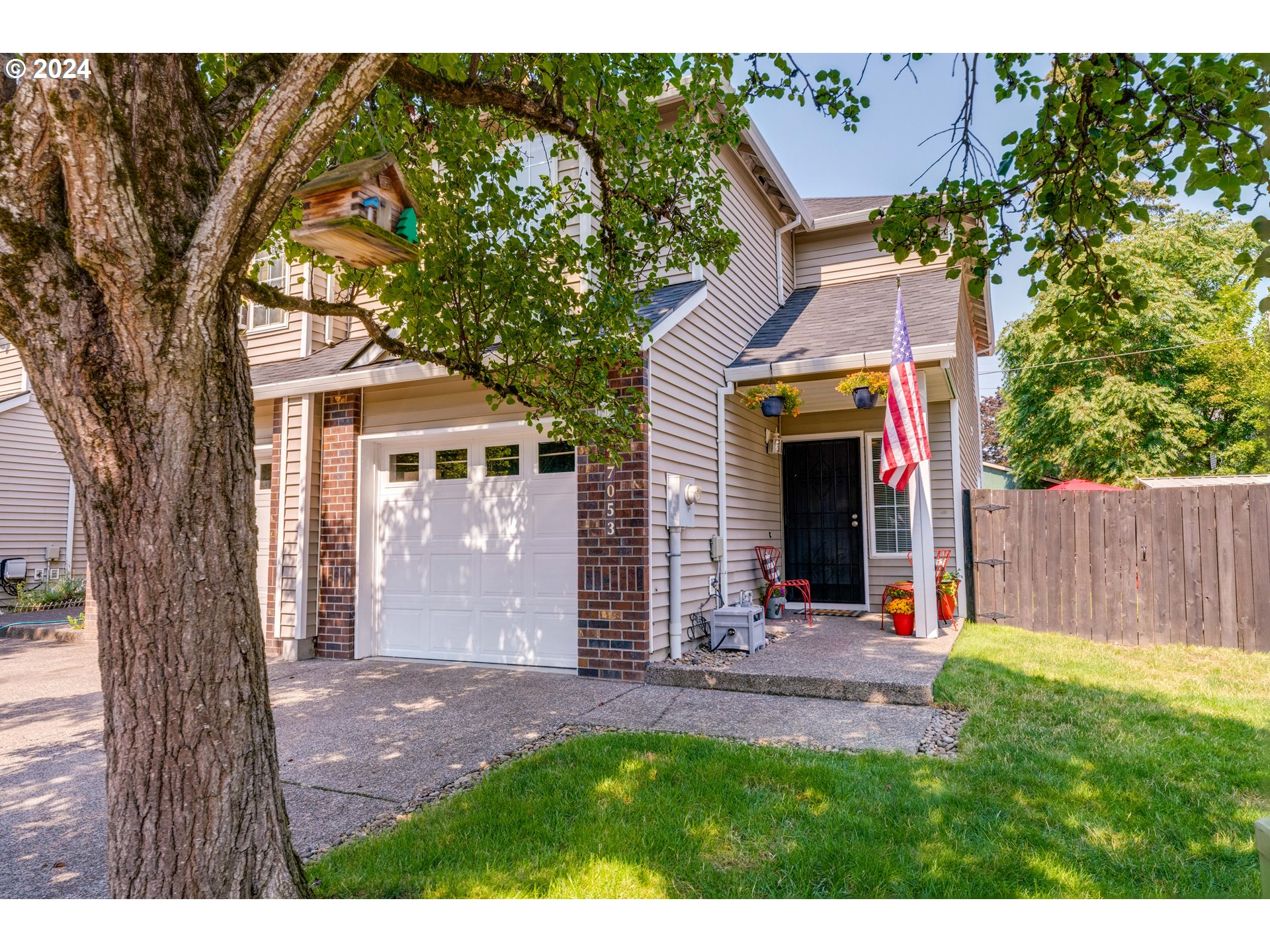 Ankeny St, Portland, OR 97233