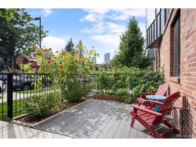 2589 Arapahoe St, Townhouse with 3 bedrooms, 1 bathrooms and null parking in Denver CO | Image 3