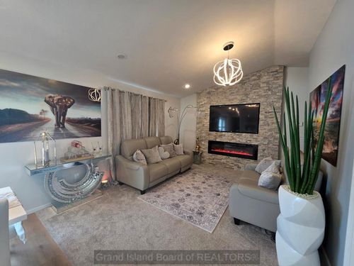 409 Buffalo Grass, Grand Island, NE, 68803 | Card Image
