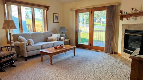 1559 N Dewey Ave, Reedsburg, WI, 53959-1034 | Card Image