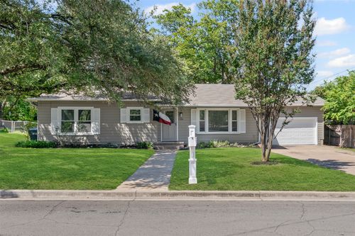 2206 Trinity Dr, Waco, TX, 76710-1521 | Card Image