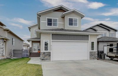 8529 71 Ave, House detached with 3 bedrooms, 2 bathrooms and 4 parking in Grande Prairie AB | Image 2