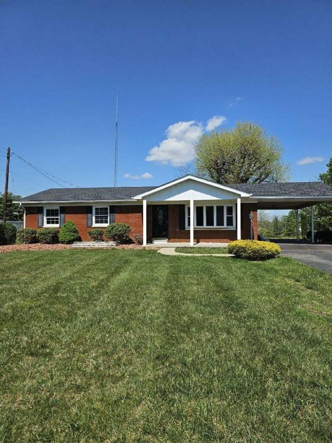 144 Lakeway Drive, For Sale in Russell Springs Zoocasa