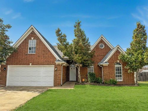 6237 N Ravenwood Park Dr, Horn Lake, MS, 38637 | Card Image