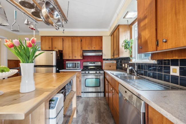 1216 Edinburgh St, House other with 5 bedrooms, 3 bathrooms and 2 parking in New Westminster BC | Image 17