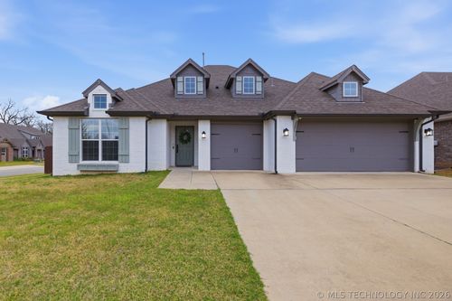 2601 Albuquerque St, Broken Arrow, OK, 74011-2065 | Card Image