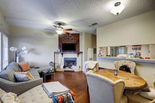 apt-204-2901 San Jacinto Blvd, Austin, TX, 78705-3871 | Card Image