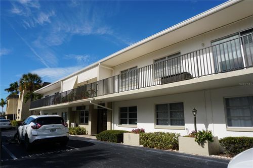 12-3753 46th Ave S, ST PETERSBURG, FL, 33711-4460 | Card Image