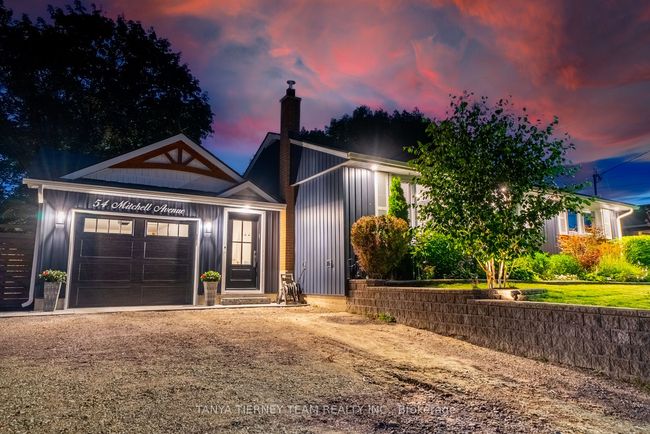 54 Mitchell Ave, House other with 5 bedrooms, 3 bathrooms and 4 parking in Whitby ON | Image 4