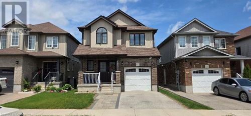 250 Moorlands Cres, Kitchener, ON, N2P0C4 | Card Image
