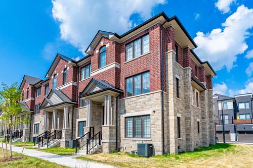 1329 Kobzar Dr, Oakville, ON, L6M5R2 | Card Image