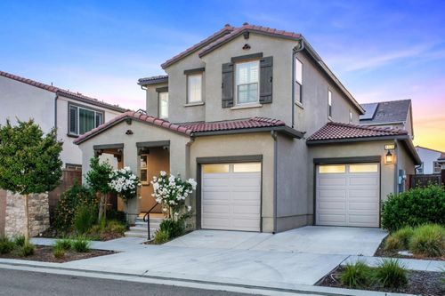 4228 Vineyard Dr, Madera, CA, 93636-8011 | Card Image