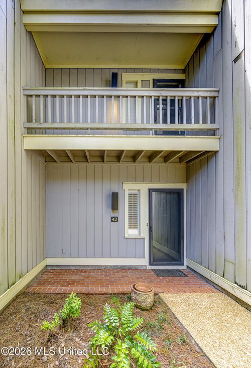 42 Eastbrooke Street, Jackson, MS, 39216 | Card Image