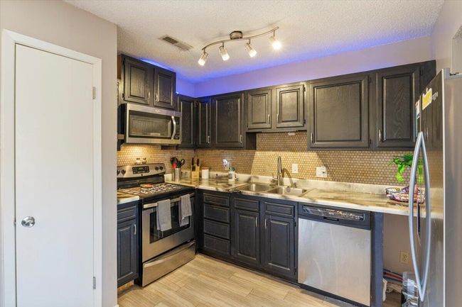 15-2B - 92 Waters Edge Ct, Condo with 3 bedrooms, 2 bathrooms and null parking in LAKE OZARK MO | Image 12