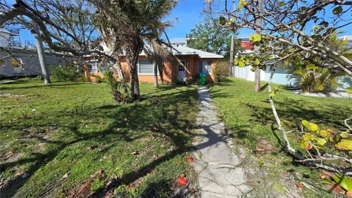 2206 Avenue B, BRADENTON BEACH, FL, 34217-2214 | Card Image