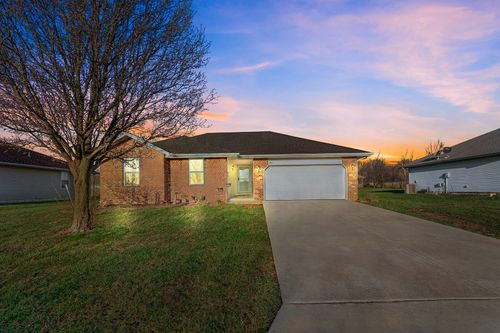 153 Foxtrot Ave, Rogersville, MO, 65742-6806 | Card Image