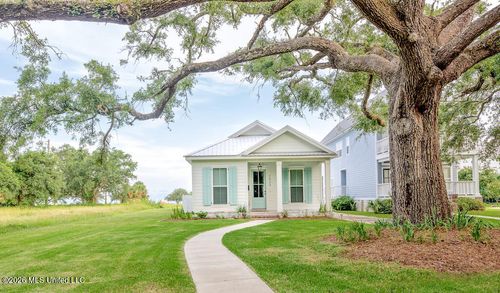 1533 2nd St, Gulfport, MS, 39501-2133 | Card Image