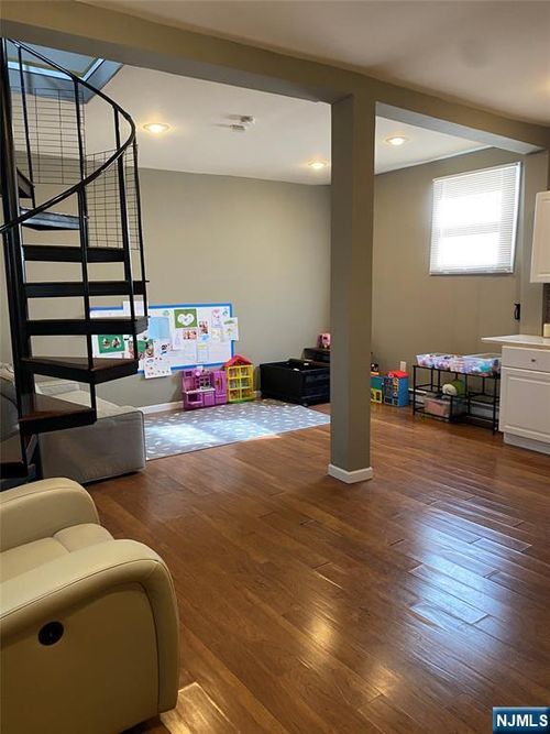 252 Degraw Ave, Teaneck, NJ, 07666-3206 | Card Image