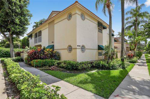 6582 Via Regina, Boca Raton, FL, 33433-3914 | Card Image