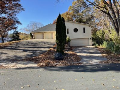 Lower level garage exterior.jpg | Image 3