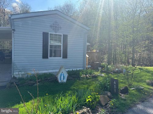 411 Frieden Mnr, SCHUYLKILL HAVEN, PA, 17972-9538 | Card Image