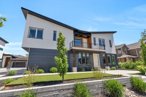 7045 S 300 E, Midvale, UT, 84047-1654 | Card Image
