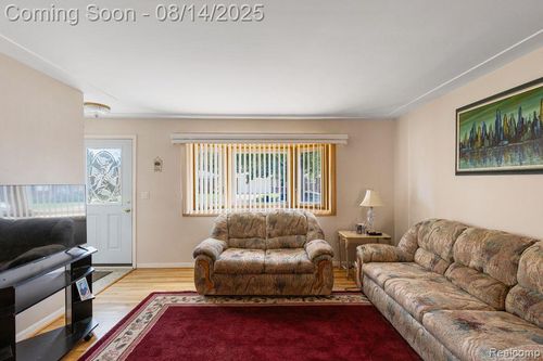 32724 Hees St, Livonia, MI, 48150-3772 | Card Image
