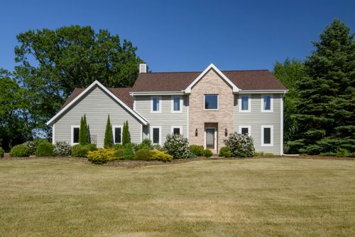 1333 N Riverline Dr, Oconomowoc, WI, 53066-6910 | Card Image