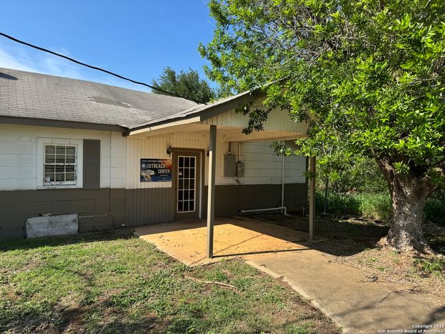 502 N Front, Home with 0 bedrooms, 0 bathrooms and null parking in Cotulla TX | Image 10