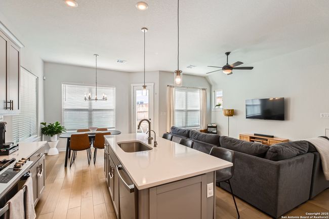 UNIT-40 - 5843 Whitby Rd, House other with 3 bedrooms, 4 bathrooms and null parking in San Antonio TX | Image 12
