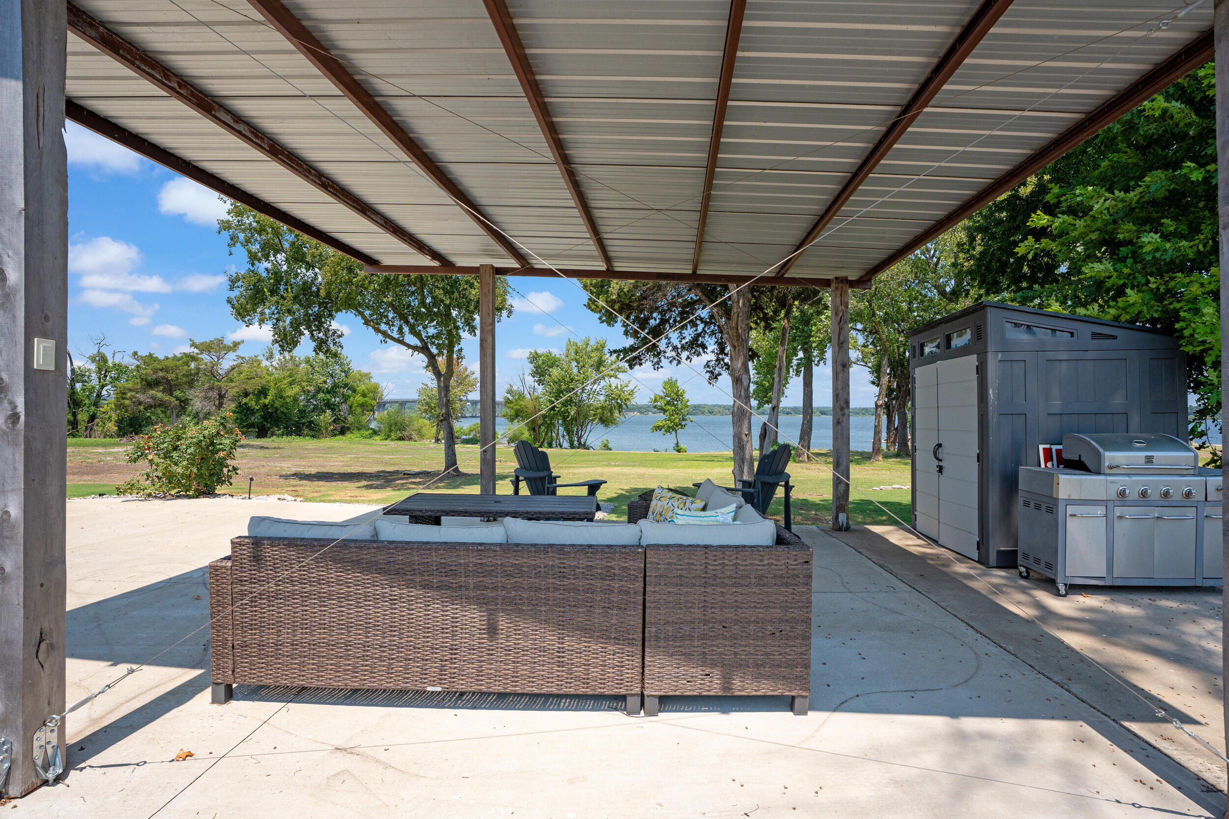 Land in Grove 5