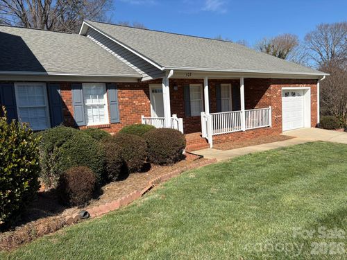 107 Forrest Glen Ct, King, NC, 27021-8611 | Card Image