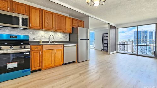 2316-1655 Makaloa St, Honolulu, HI, 96814-3939 | Card Image