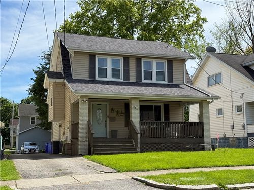 316 E Edgewood Ave, New Castle, PA, 16105-2166 | Card Image