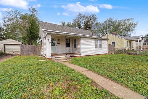740 Merrill St, Salina, KS, 67401-4736 | Card Image