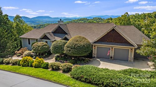 3527 Cummings Cove Pkwy, Hendersonville, NC, 28739-5829 | Card Image