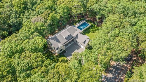 1355 Little Peconic Bay Rd, Cutchogue, NY, 11935-1671 | Card Image