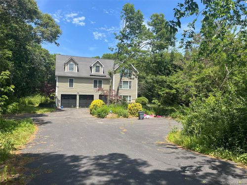 131 Long Island Ave, Holtsville, NY, 11742-1816 | Card Image
